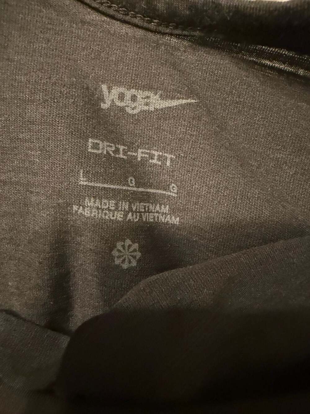 Nike Yoga Dri-FIT Women's keyhole Open Back Size L gold outline t-shirt - Picture 3 of 6